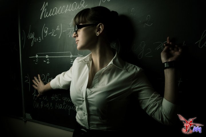 Обмани учительницу. Учительница. Учительница в очках. Фотосессия в стиле учительницы. Красивые учительницы.