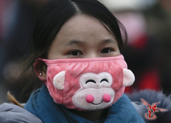 Не было бы тренда, да несчастье помогло: Маски на улицах Китая