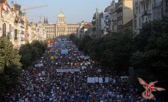 В Праге 120 тысяч демонстрантов потребовали отставки премьера Чехии. Это одна из самых крупных акций протеста за 30 лет