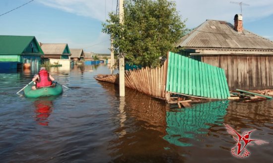 «Вода идет, вода идет, уходите». Жители Тулуна — о наводнении, спасателях и мародерах