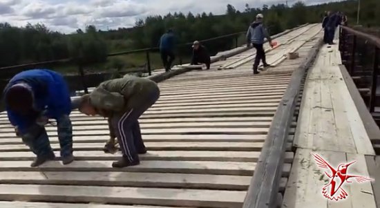 На Урале жители Серова за свой счет построили уже второй мост